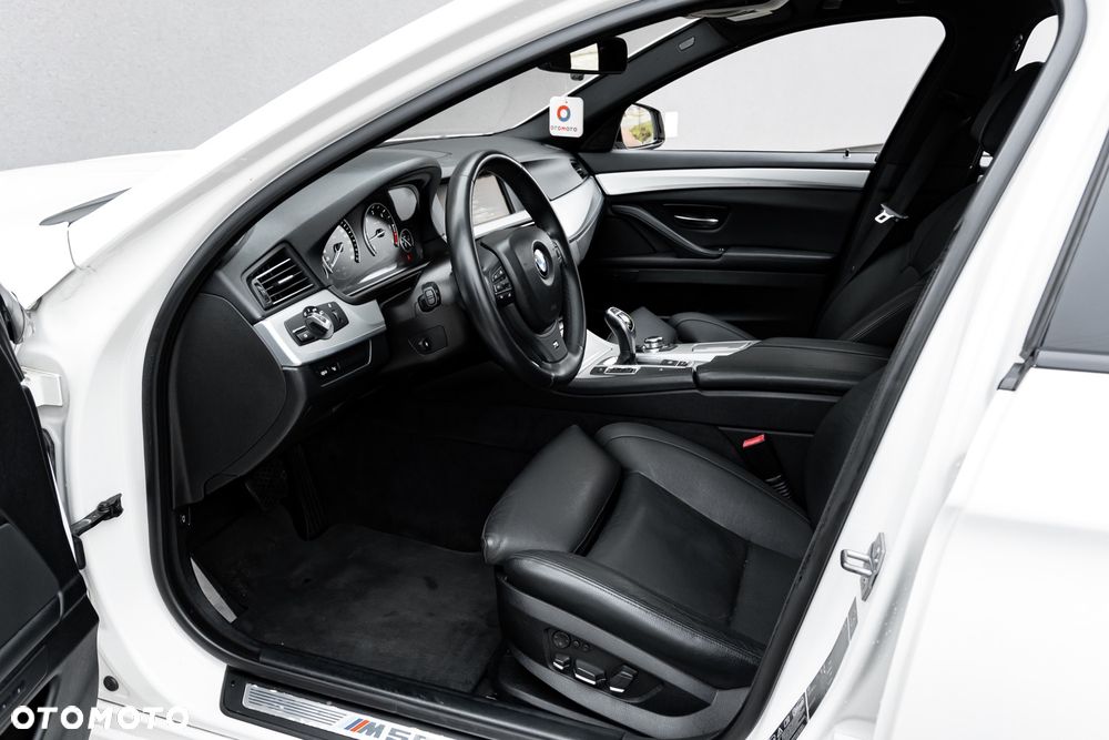 BMW Seria 5 M550d xDrive - 18