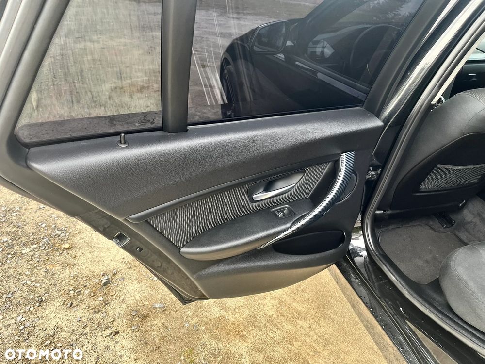 BMW Seria 3 - 25