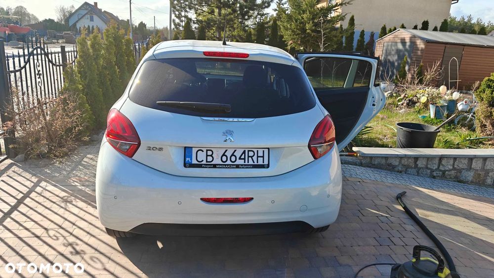 Peugeot 208 1.2 PureTech GPF Signature S&S - 6