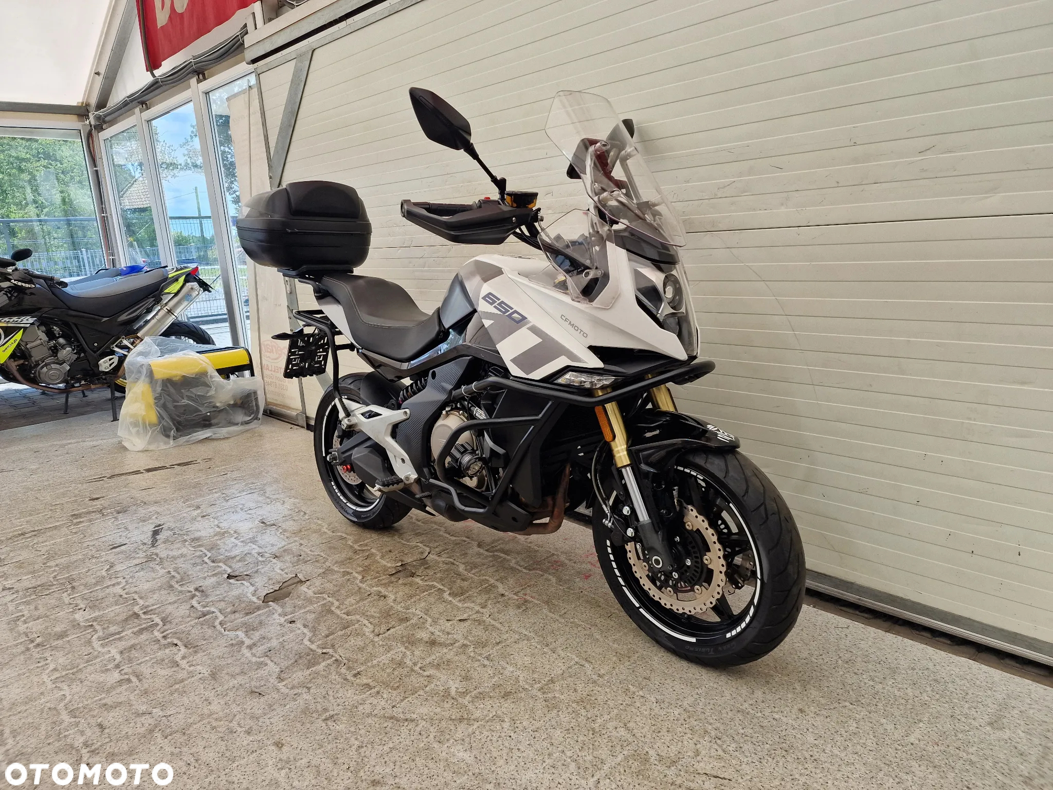 CFMoto MT - 5