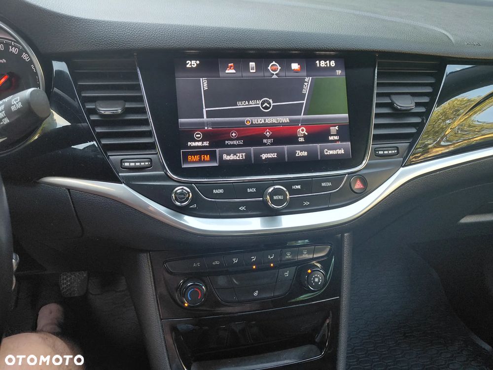 Opel Astra 1.4 Turbo Sports Tourer 120 Jahre - 9