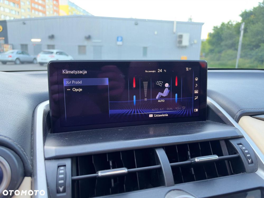 Lexus NX 300h Elite AWD - 23