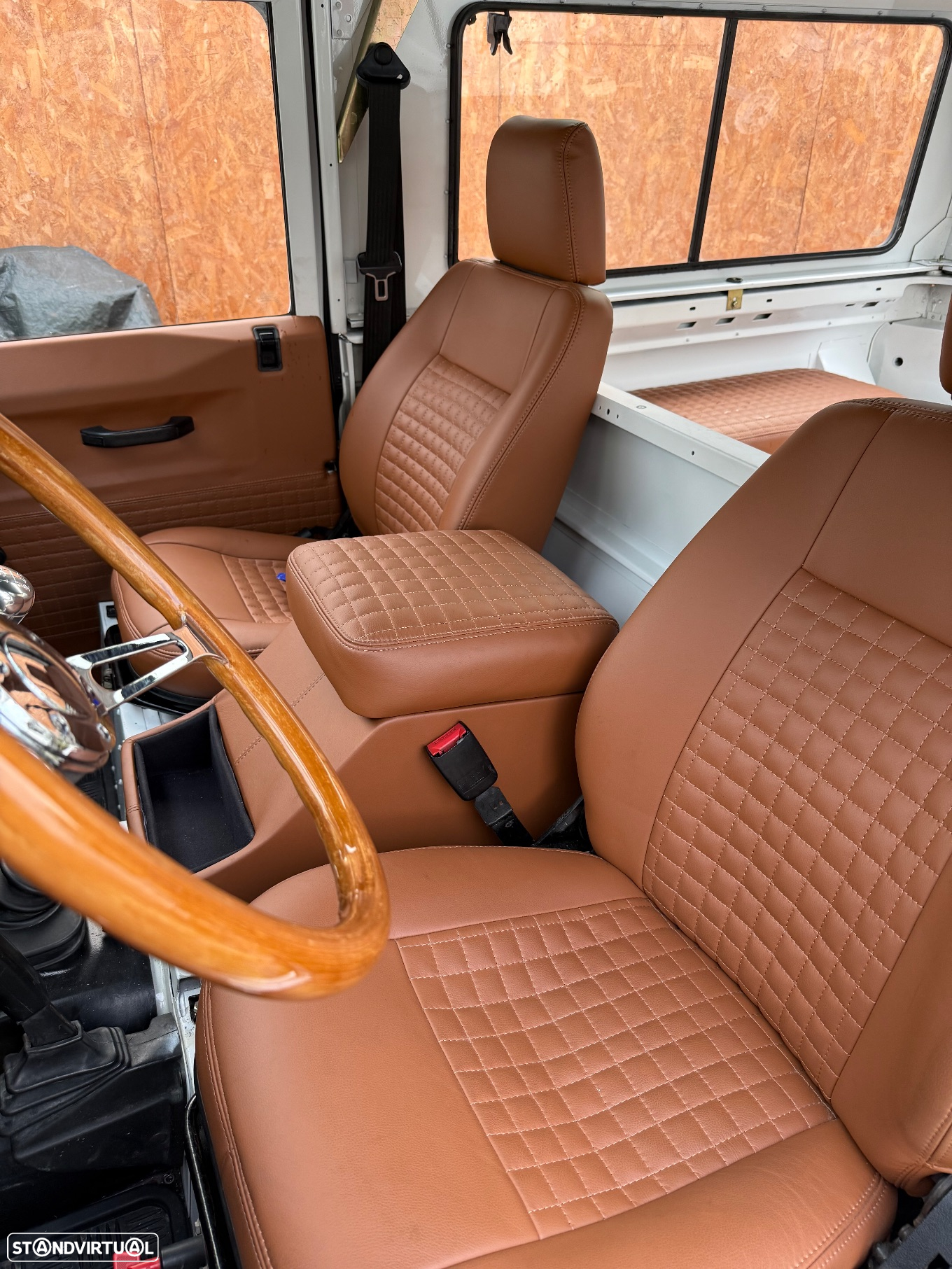 Land Rover Defender - 7