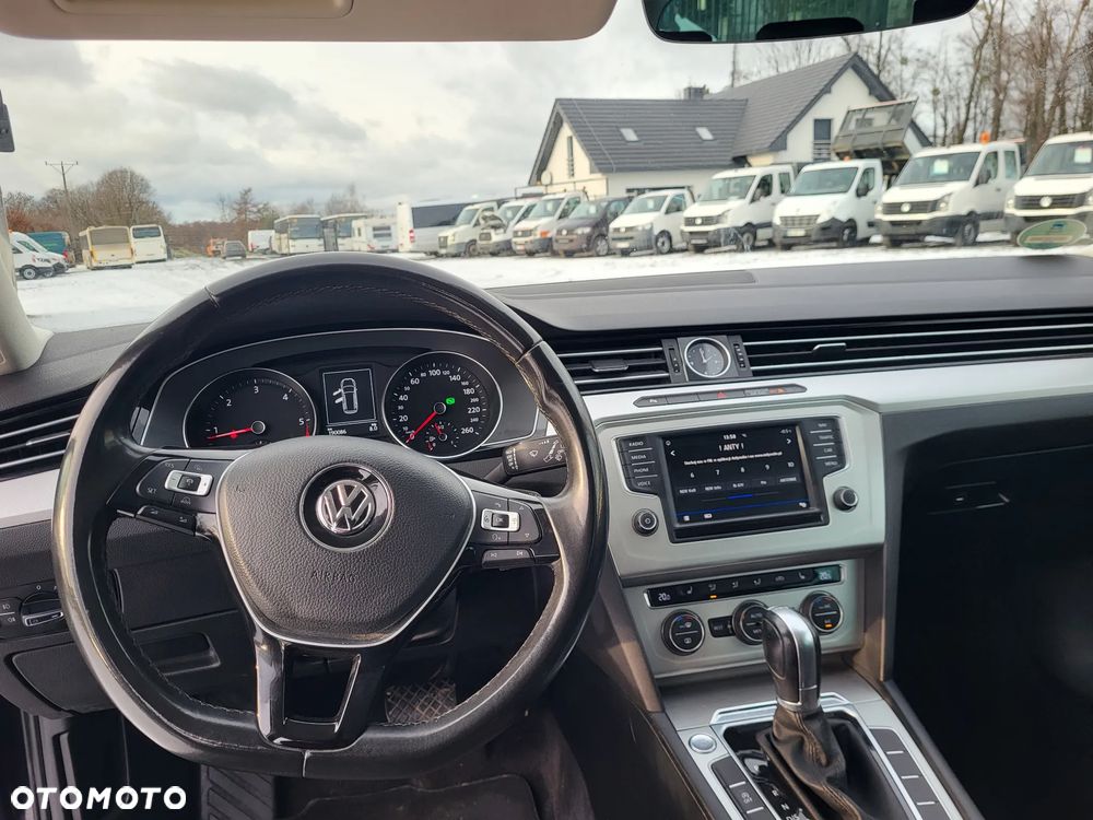 Volkswagen Passat 2.0 TDI SCR DSG Trendline - 7