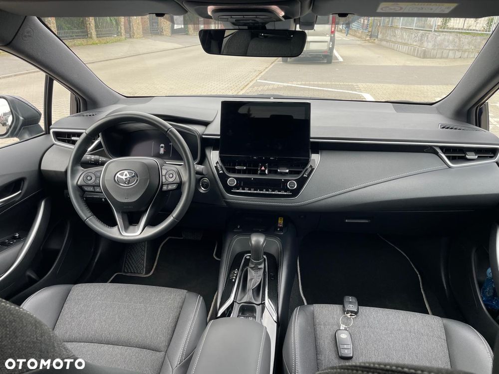 Toyota Corolla - 13