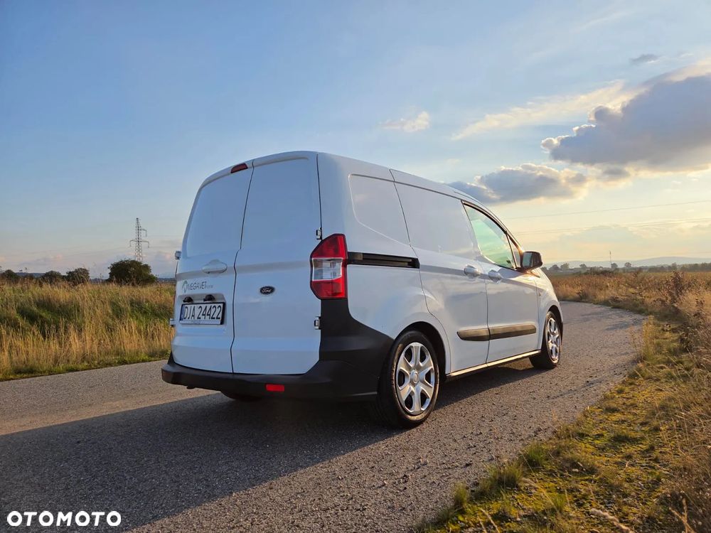 Ford Transit Courier - 4