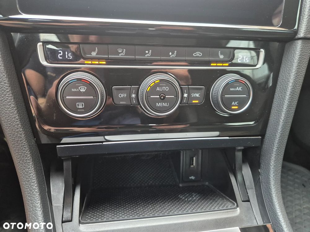 Volkswagen Golf 1.5 TSI ACT (BlueMotion Technology) DSG Highline - 17