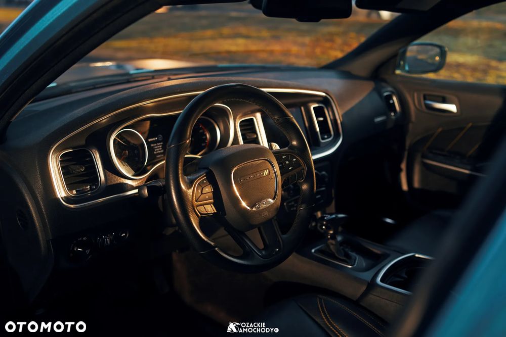 Dodge Charger 5.7 R/T - 17