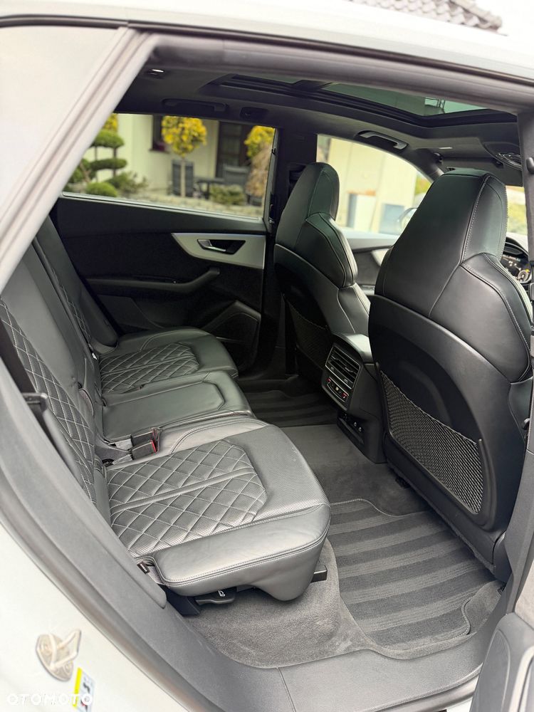 Audi Q8 55 TFSIe quattro tiptronic competition plus - 8