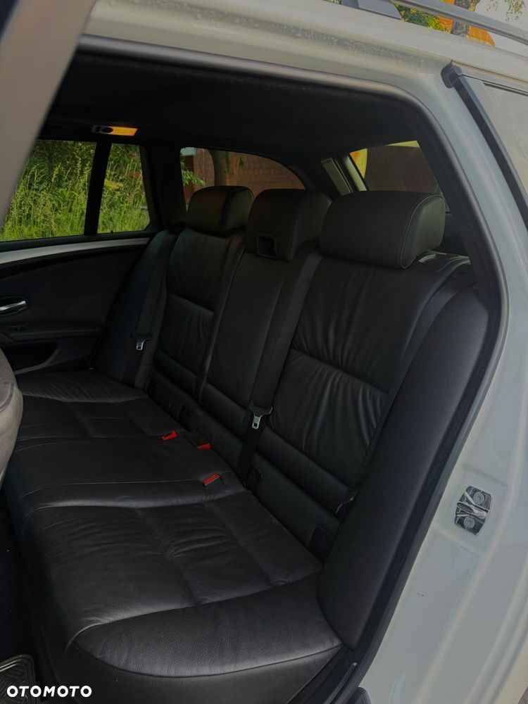 BMW Seria 5 525d - 8