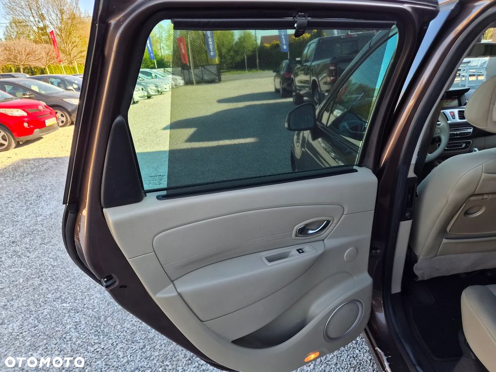 Renault Grand Scenic - 17