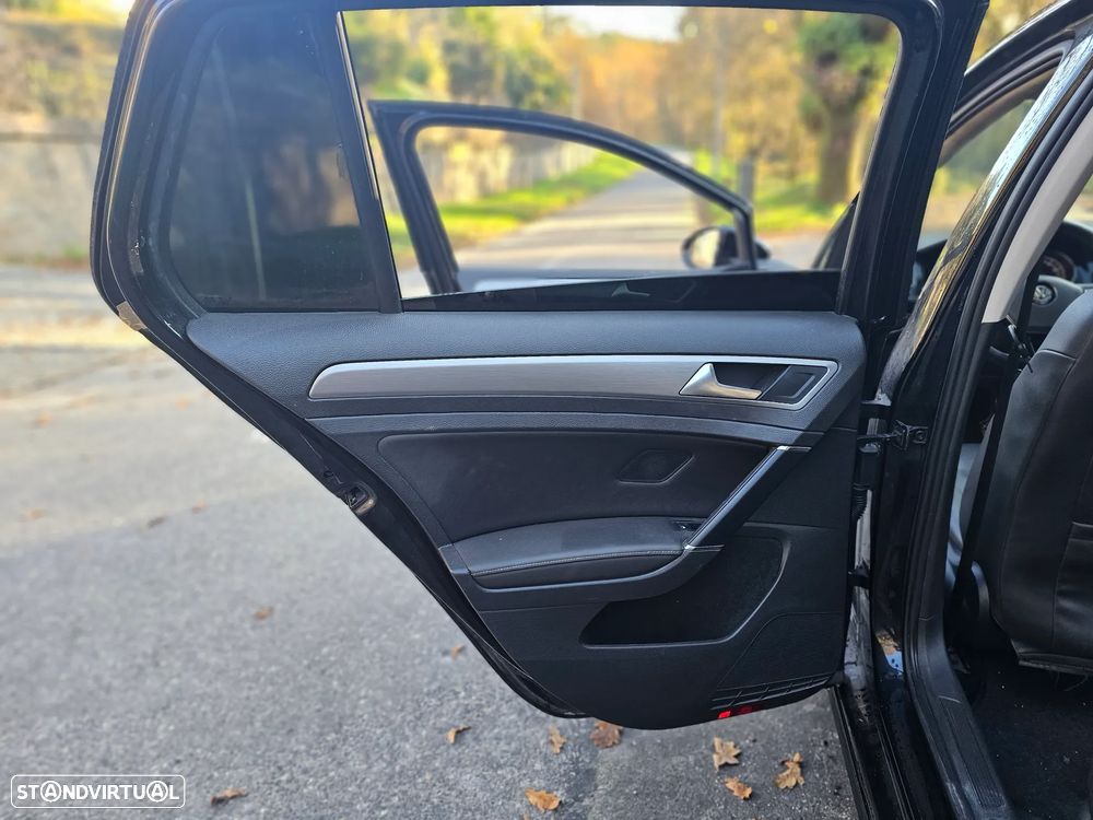 VW Golf 1.6 TDi R-Line - 22