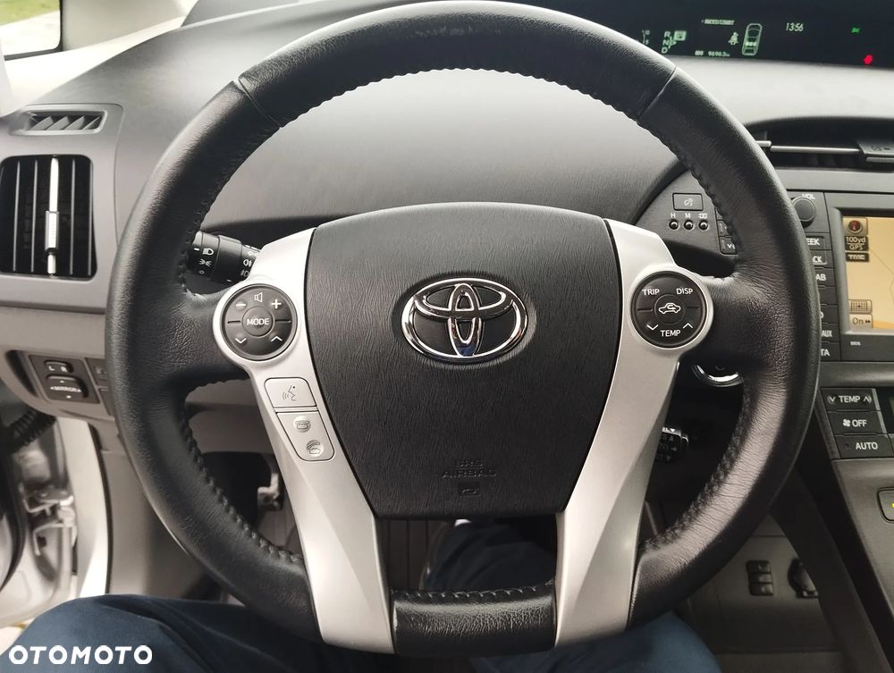 Toyota Prius (Hybrid) Comfort - 14