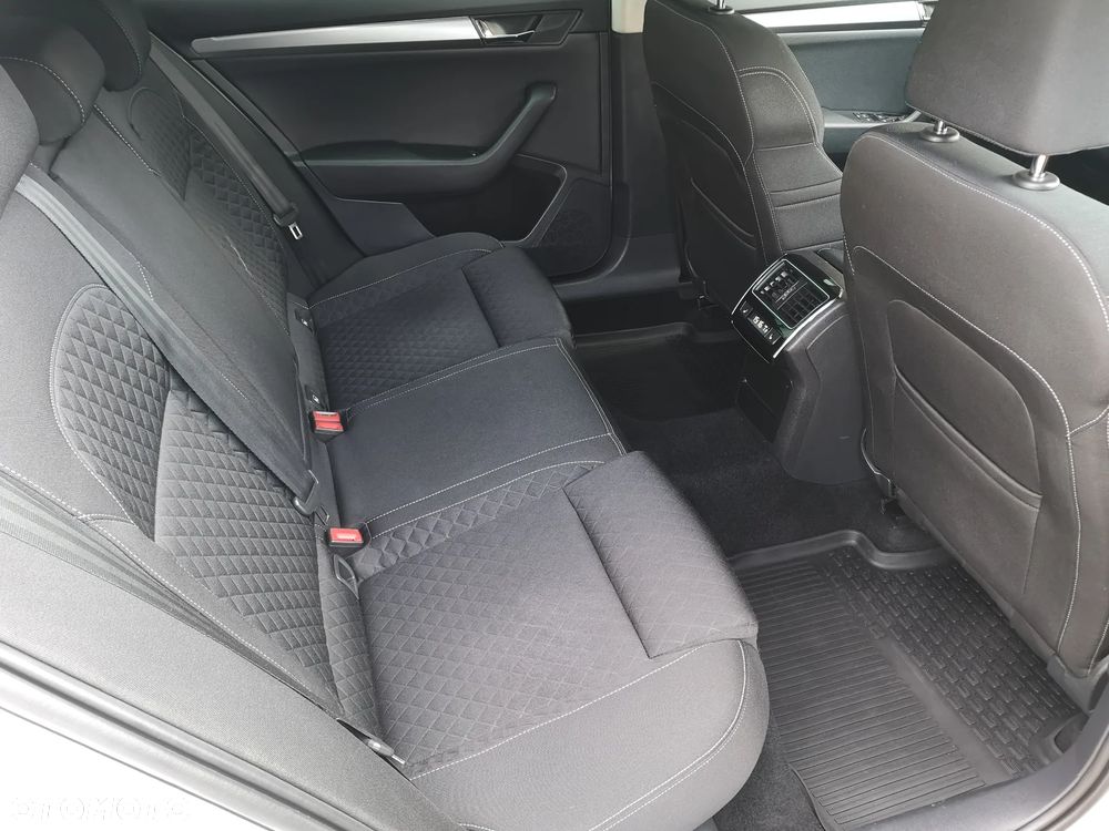 Skoda Superb 2.0 TDI 4x4 Style DSG - 23