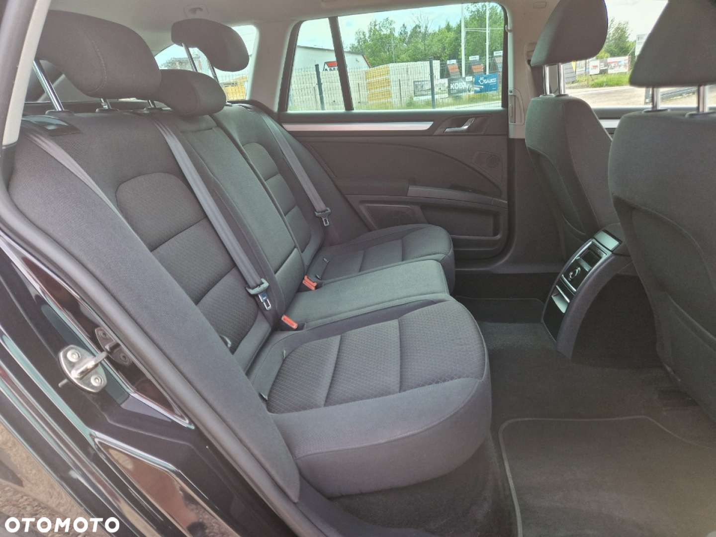 Skoda Superb 2.0 TDI DSG Elegance - 24