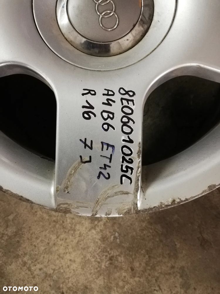 Felga aluminiowa Audi A4 B6 OE 7,0" x 16" 5x112 ET 42 8E0601025C - 2