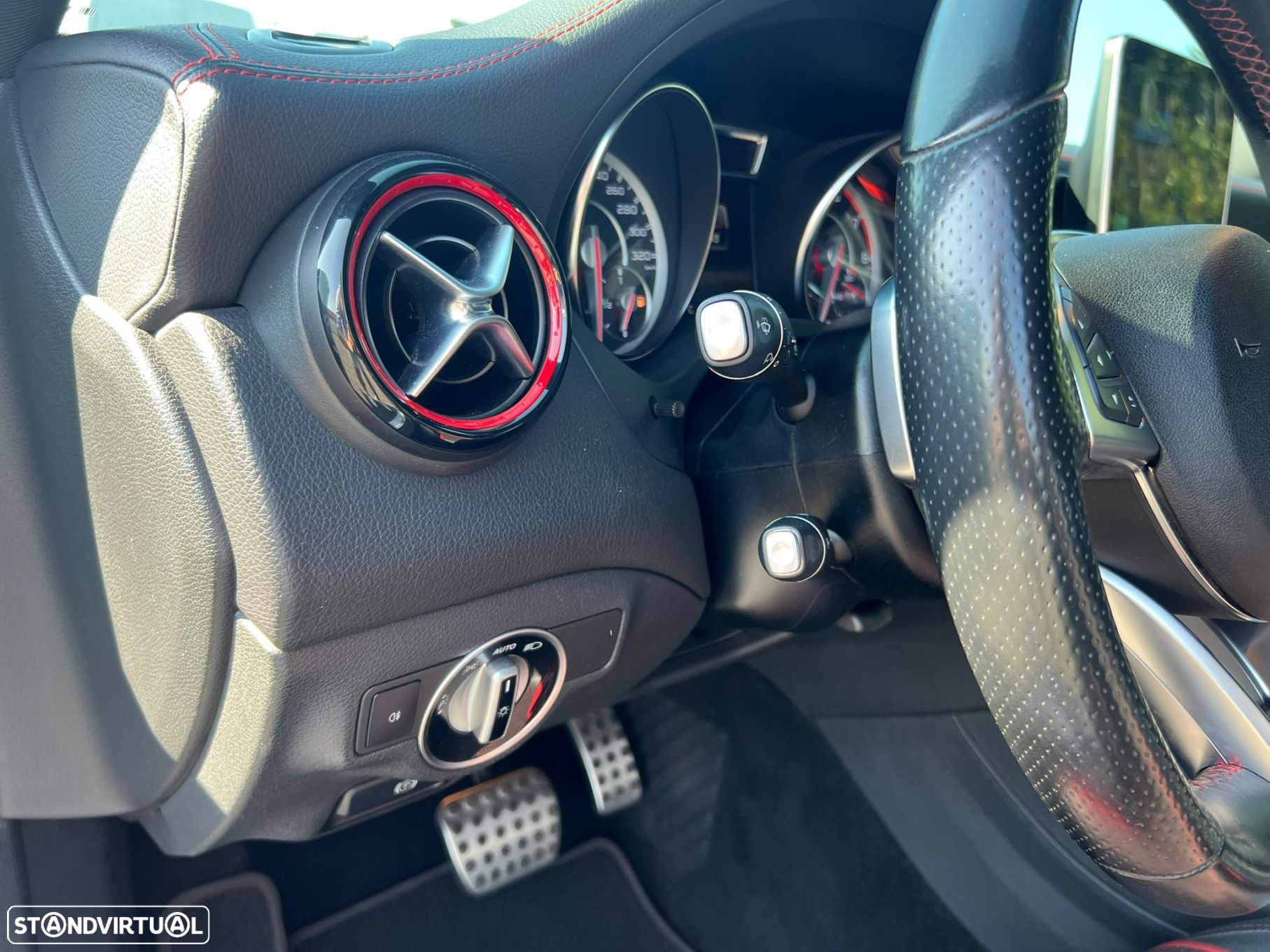 Mercedes-Benz CLA 45 AMG - 41