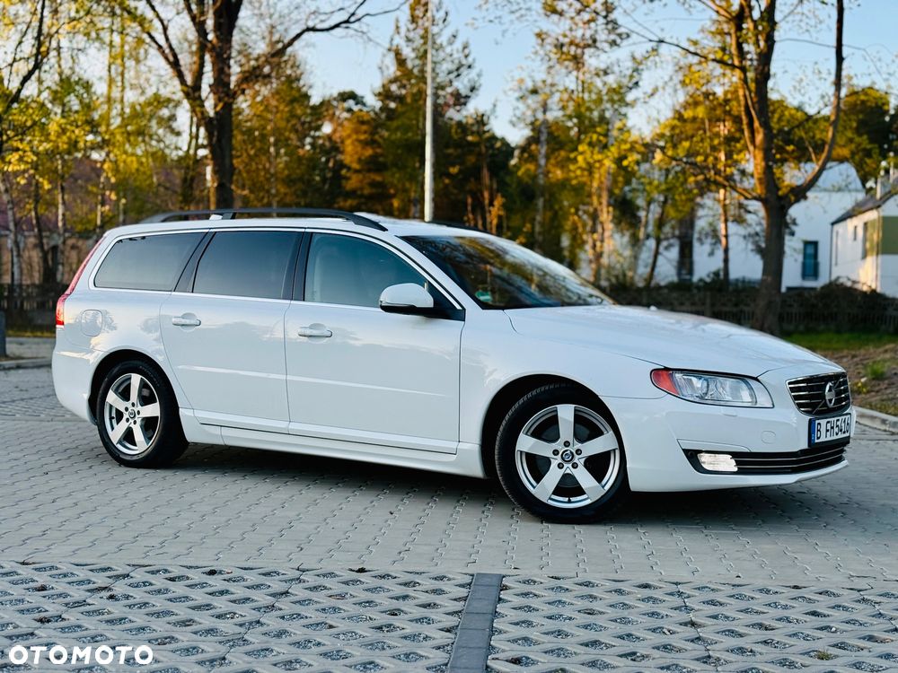 Volvo V70 D2 Momentum - 24