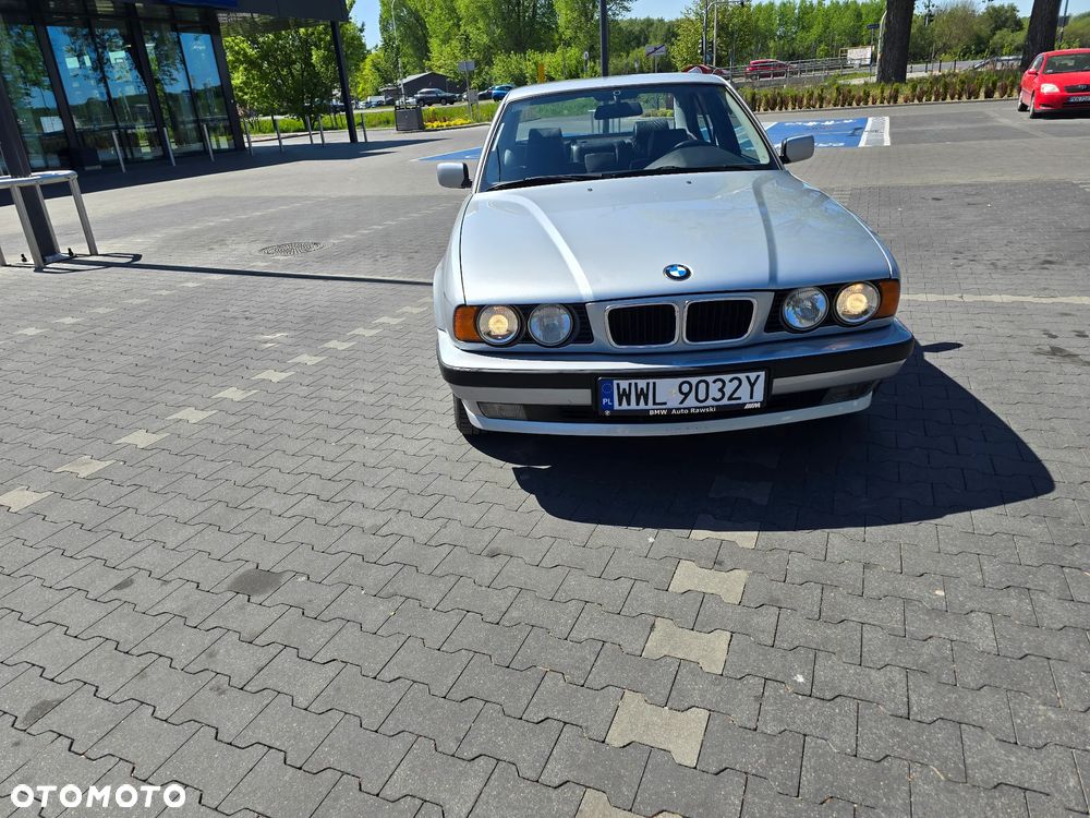 BMW Seria 5 525i - 6
