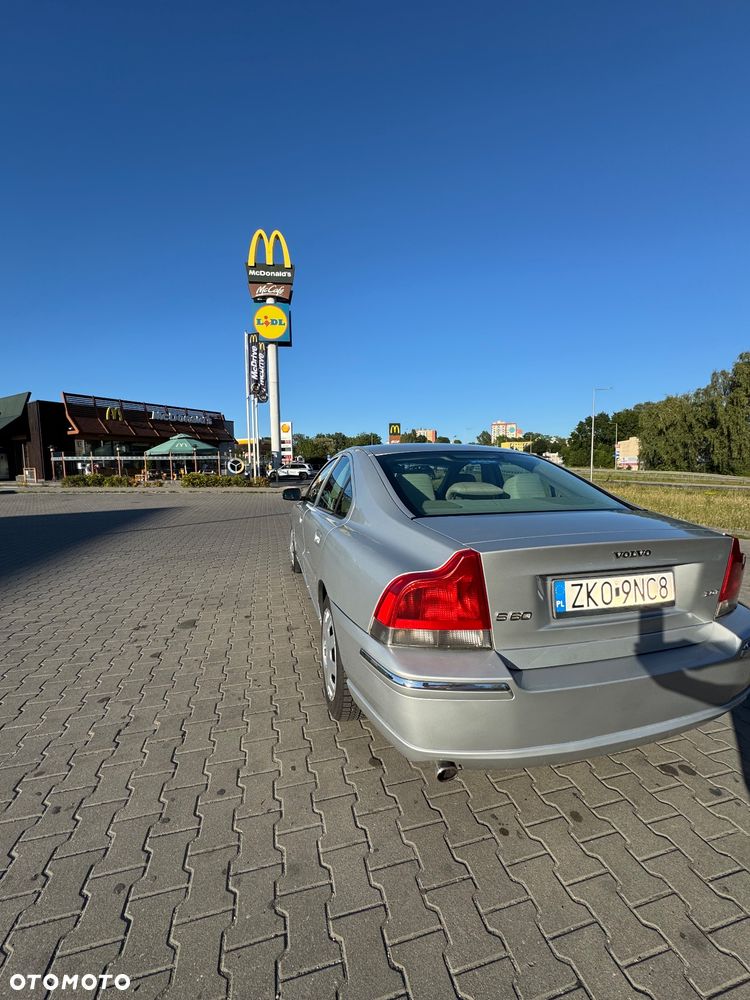 Volvo S60 2.0T Momentum - 6