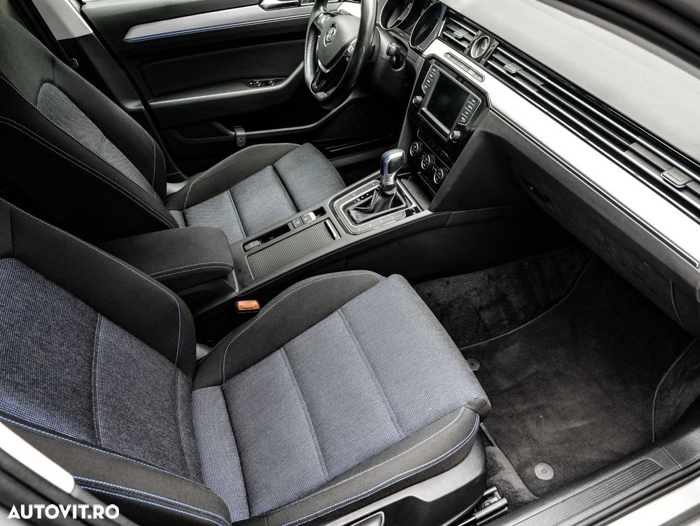 Volkswagen Passat GTE - 12