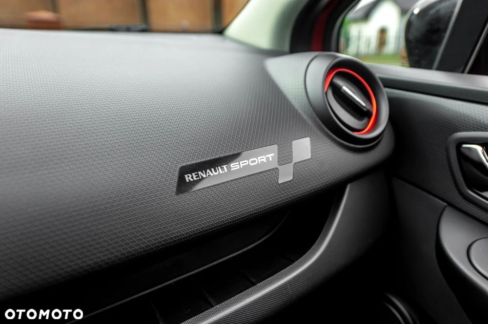 Renault Clio TCe 200 EDC Sport R.S - 33