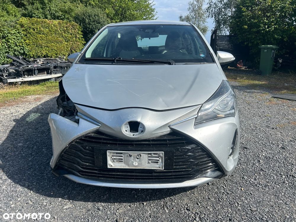 Toyota Yaris Hybrid 100 Dynamic EU6 - 3