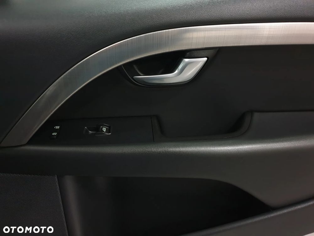 Volvo V70 2.0D Summum - 24