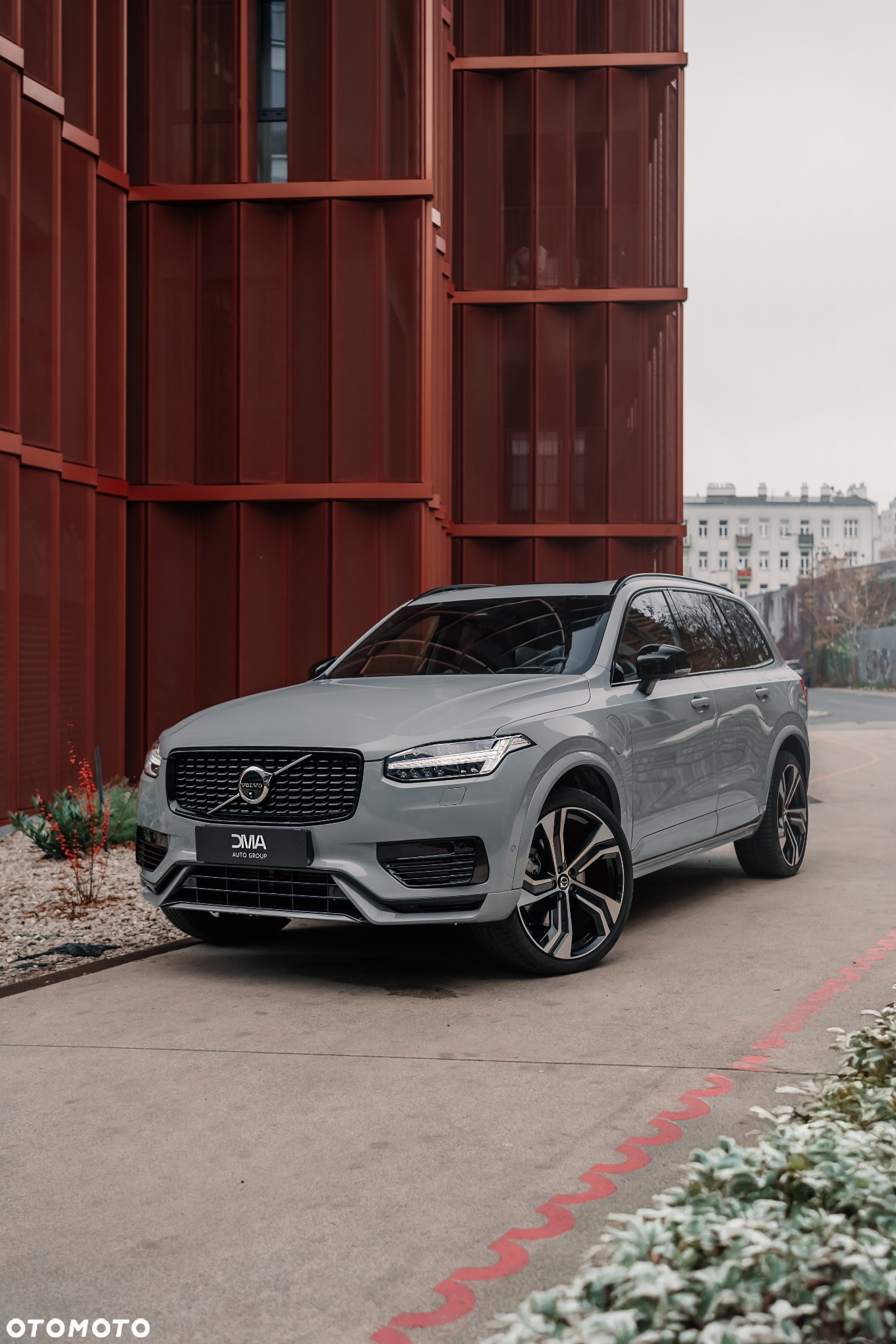 Volvo XC 90 T8 AWD Plug-In Hybrid Ultimate Dark 7os - 4