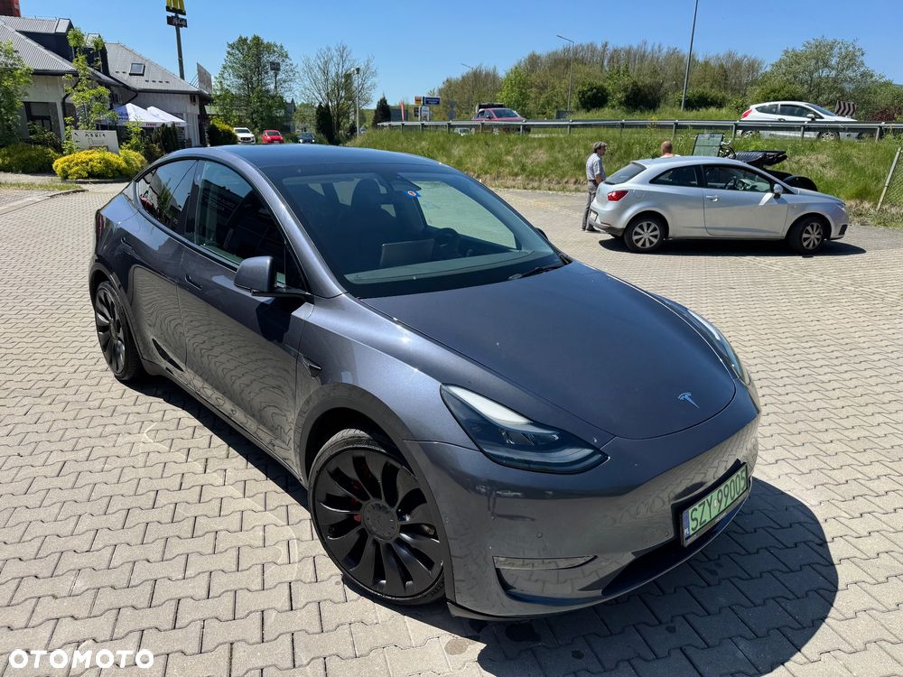 Tesla Model Y Performance Dual Motor AWD - 5