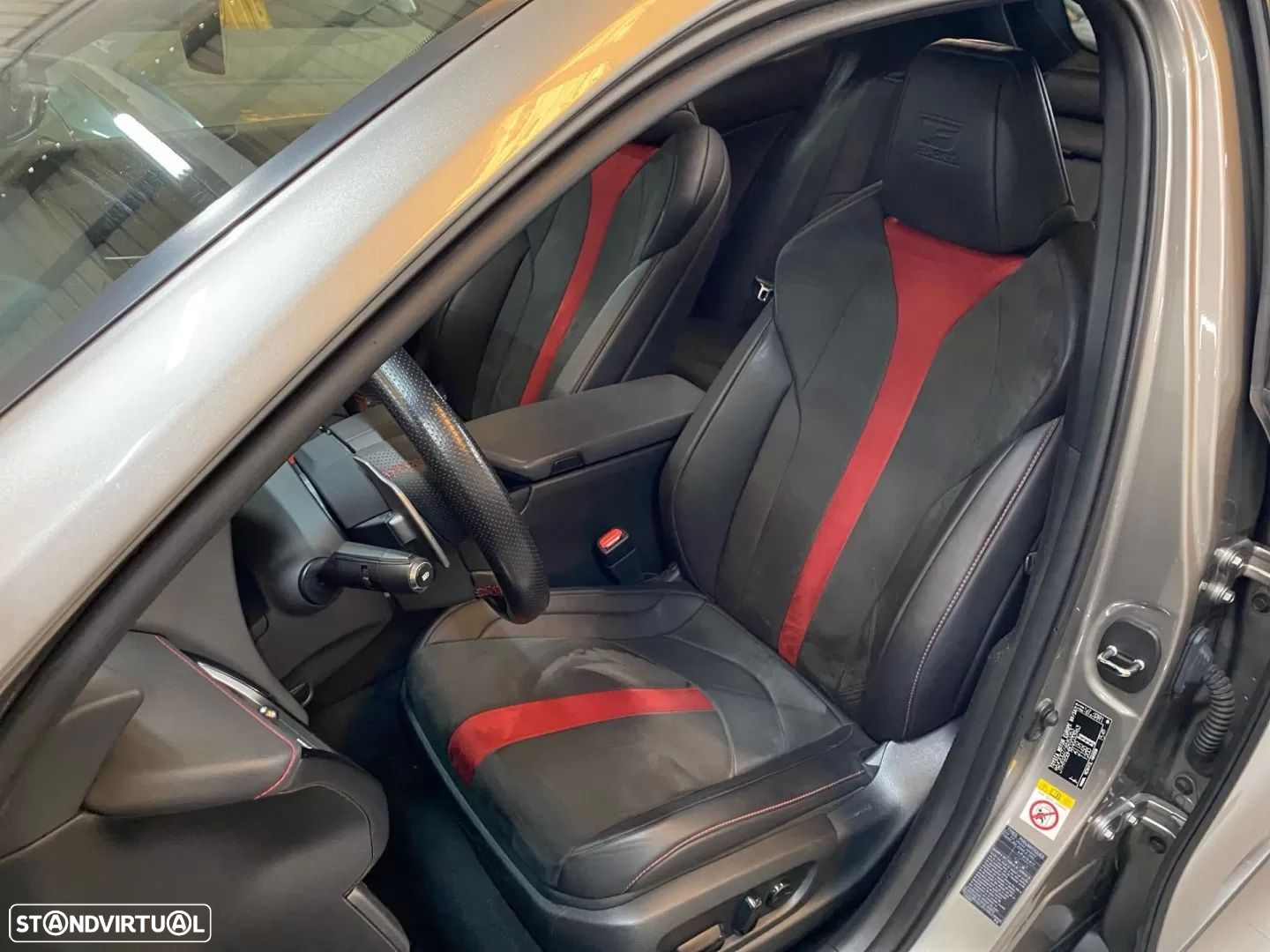 Lexus UX 250h F Sport+ - 17