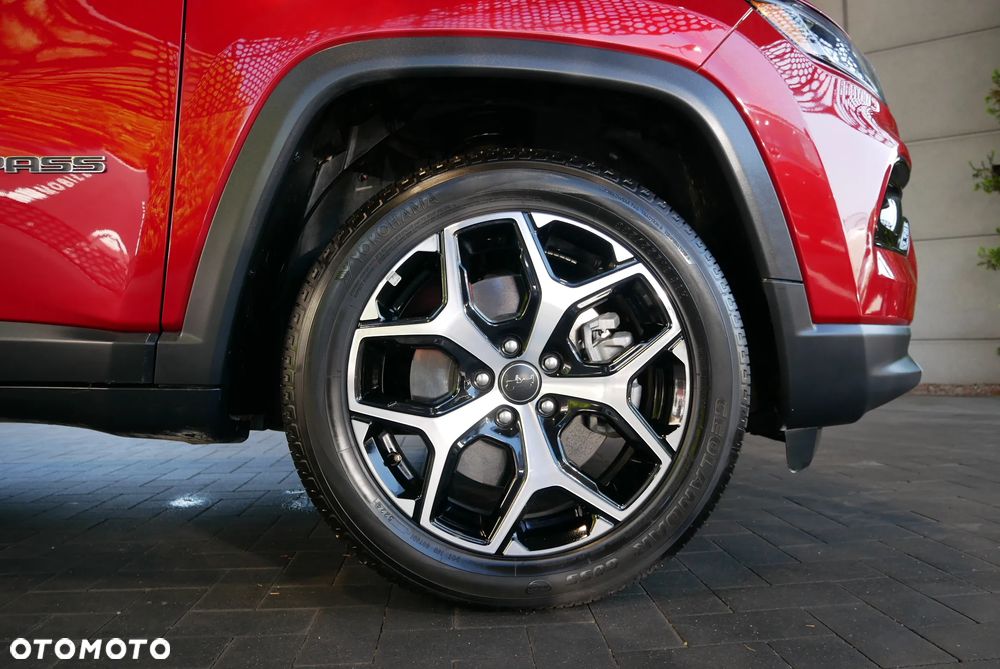 Jeep Compass - 33
