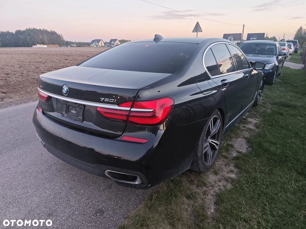 BMW Seria 7 750Li xDrive - 2