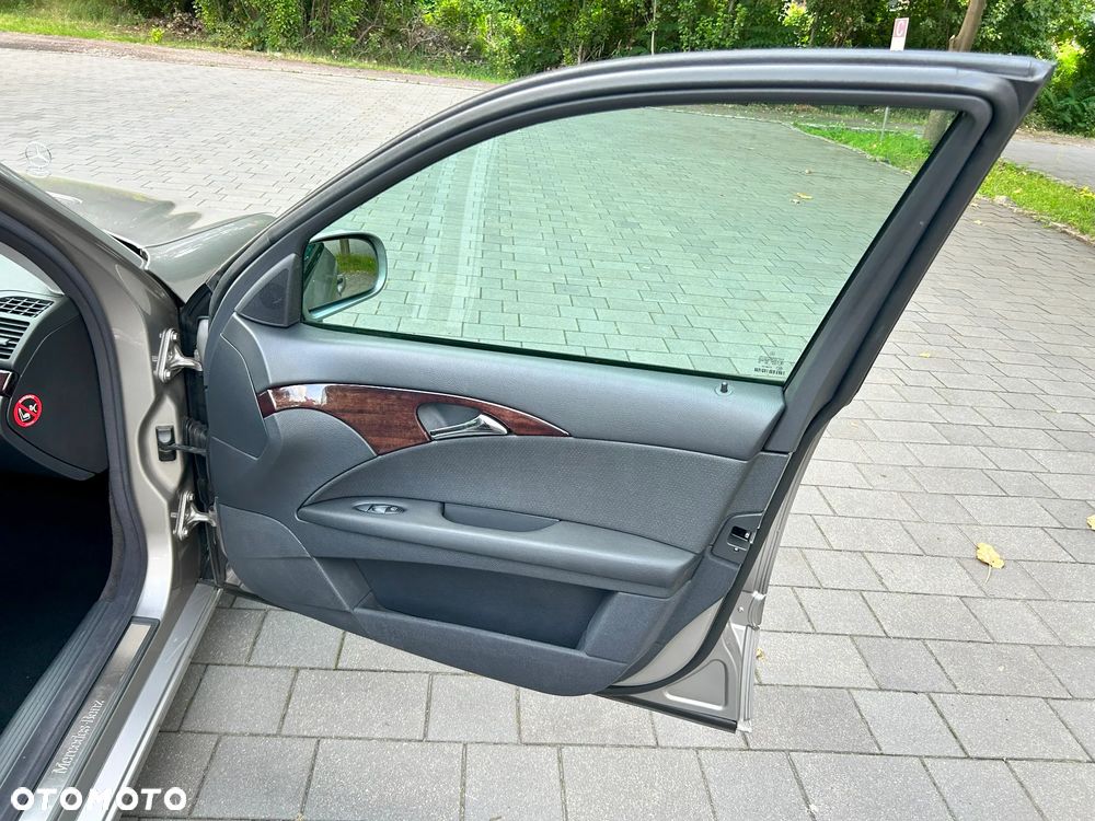 Mercedes-Benz Klasa E 200 CDI Classic - 27