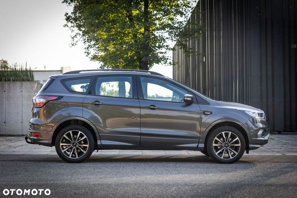 Ford Kuga 1.5 EcoBoost 2x4 Titanium - 13