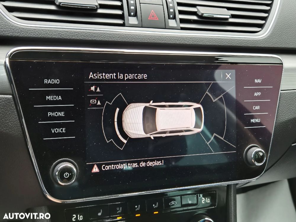 Skoda Superb Combi 2.0 TDI 4x4 DSG Style - 27