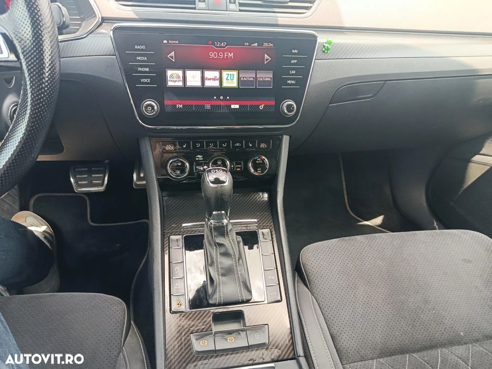 Skoda Superb 2.0 TDI DSG Sportline - 9