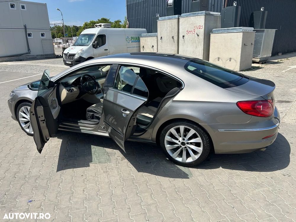 Volkswagen Passat - 12
