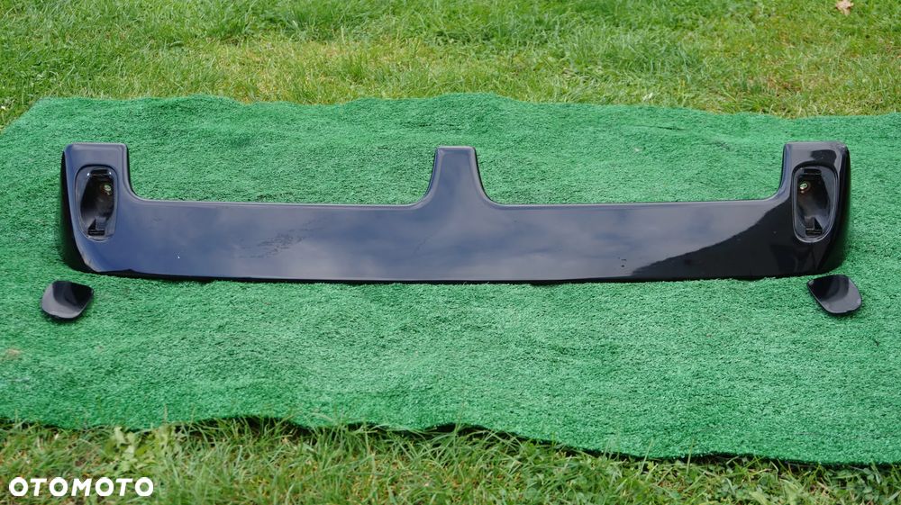 Mitsubishi Pajero IV 3.2 DID spojler lotka dokladka tylnej klapy  oryginal - 1