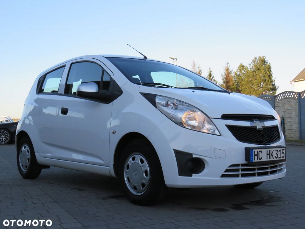 Chevrolet Spark 1.0 + - 9