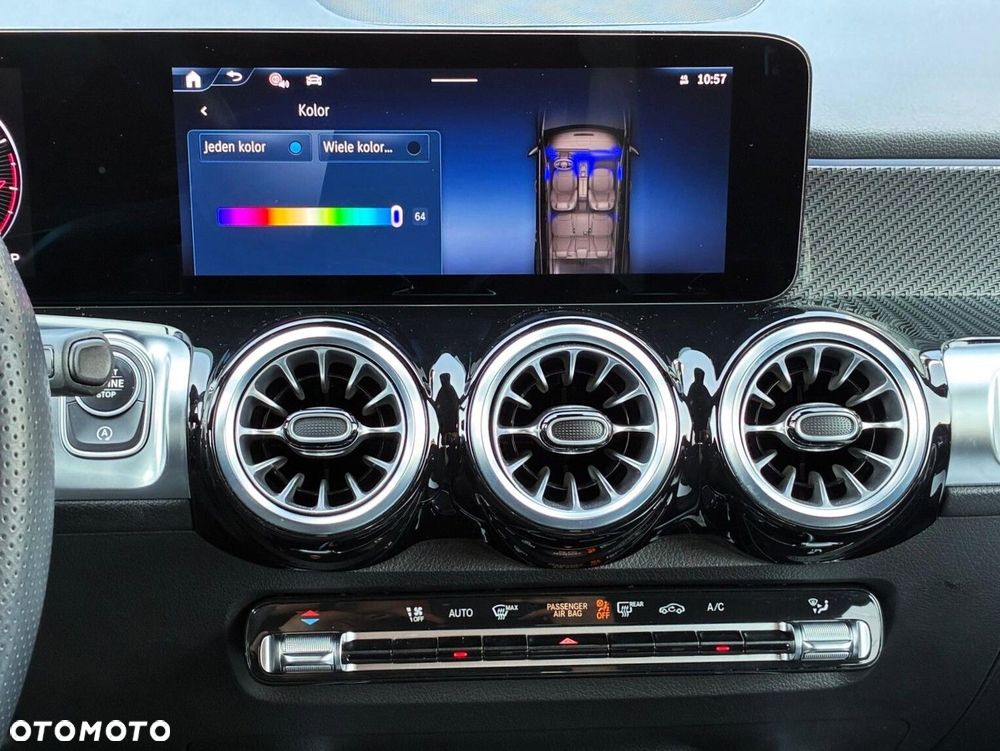 Mercedes-Benz GLB - 14