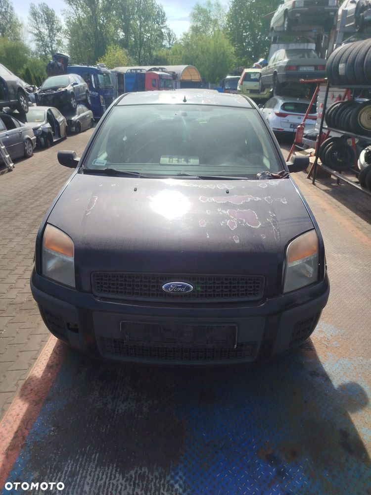 Ford Fusion na części.