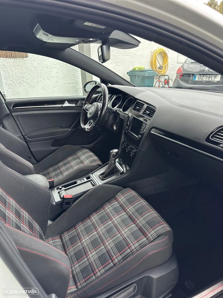 VW Golf 2.0 TSi GTi DSG - 14