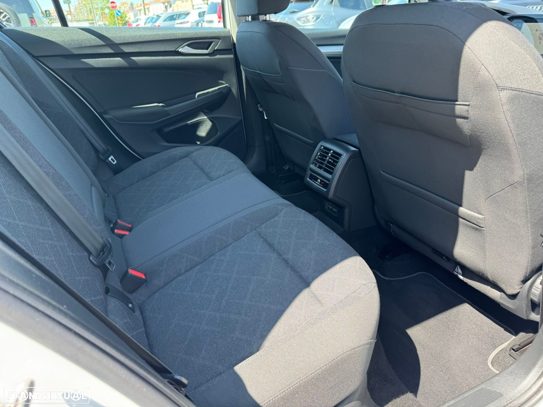 VW Golf 2.0 TDI Conceptline - 14