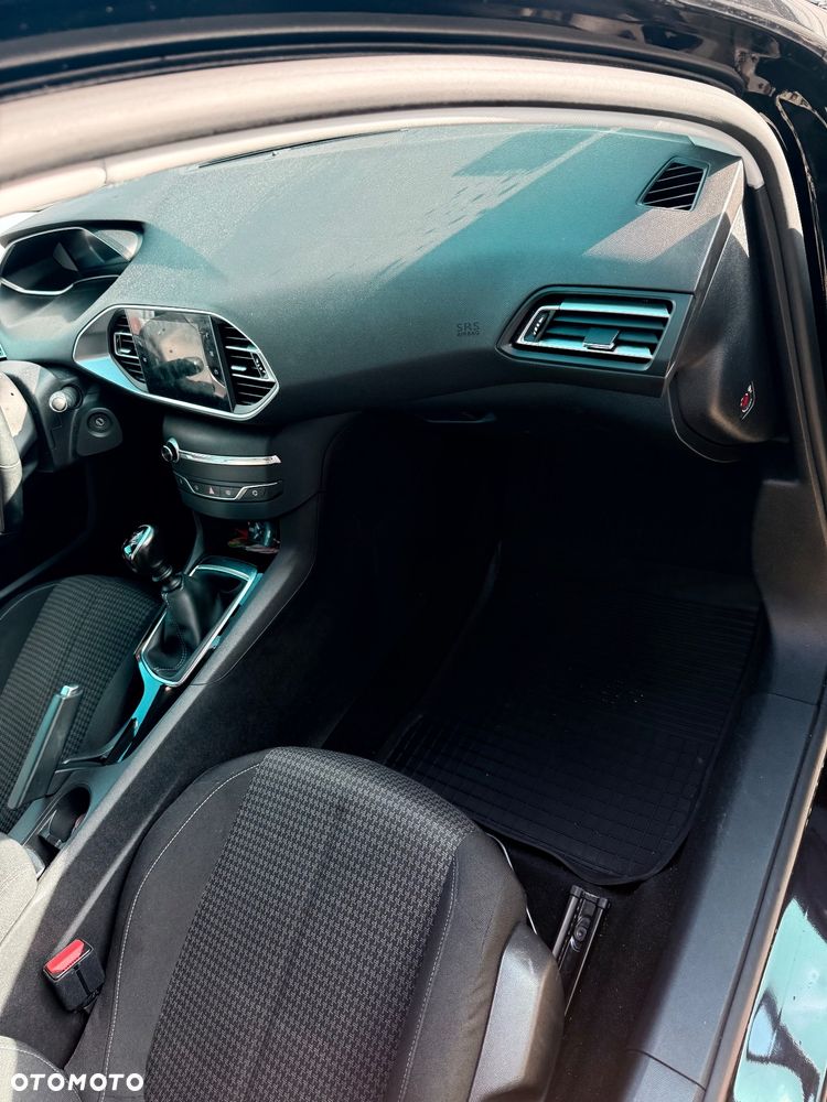 Peugeot 308 - 16