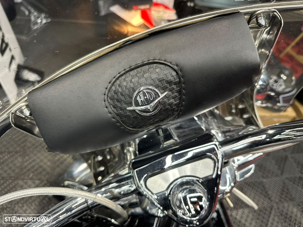 Harley-Davidson FLHR C ROAD KING CLASSIC - 4