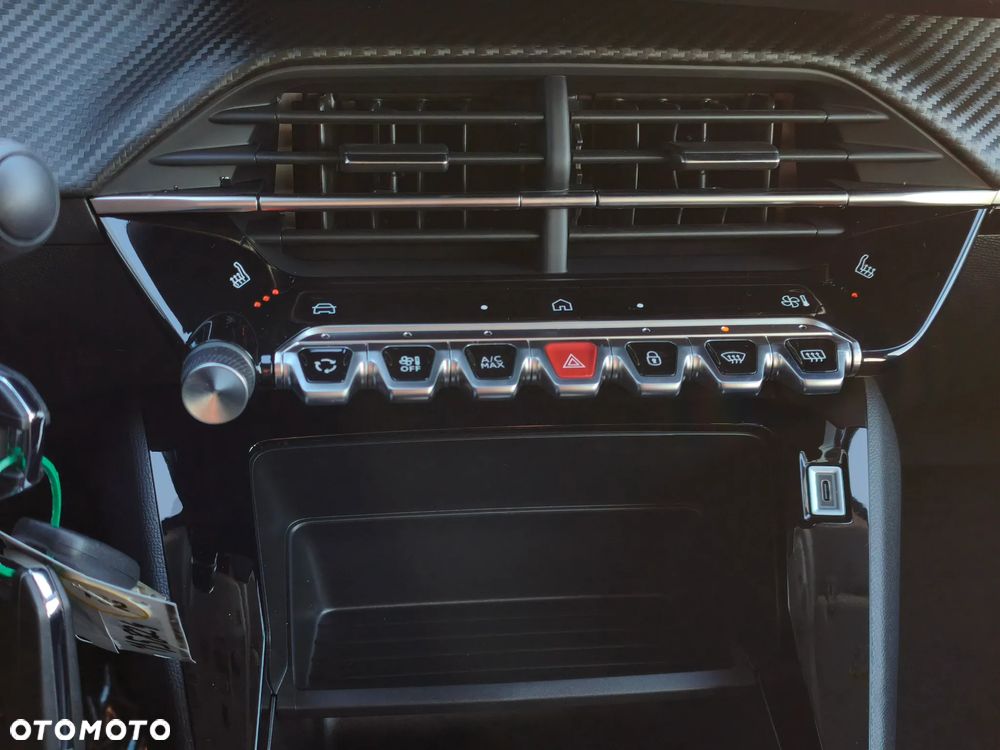 Peugeot 208 50kWh Style - 17