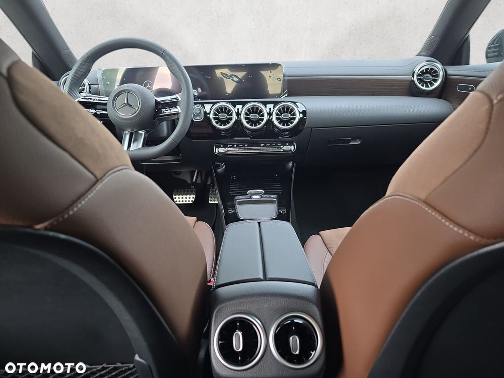 Mercedes-Benz CLA - 13