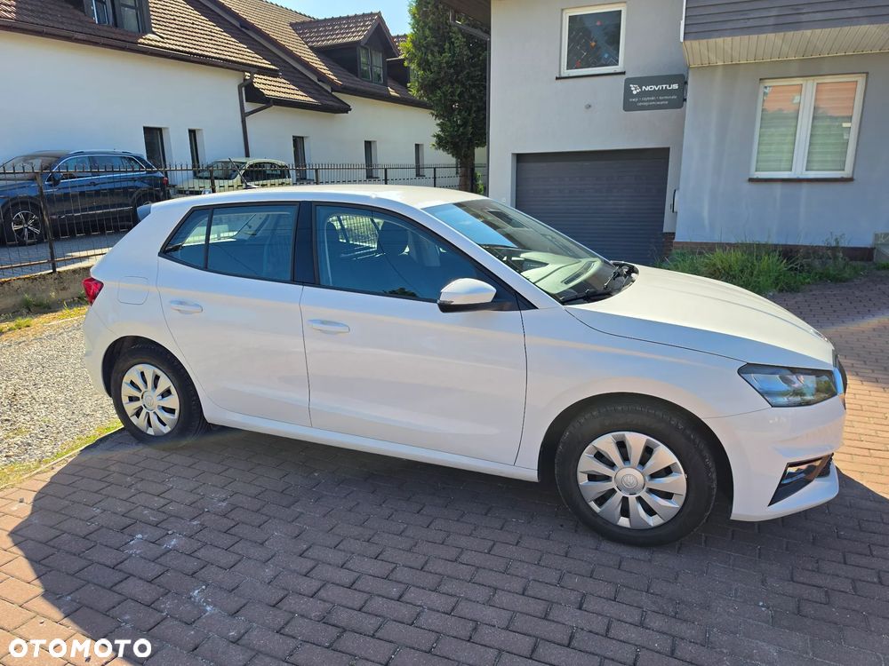 Skoda Fabia 1.0 Essence - 9