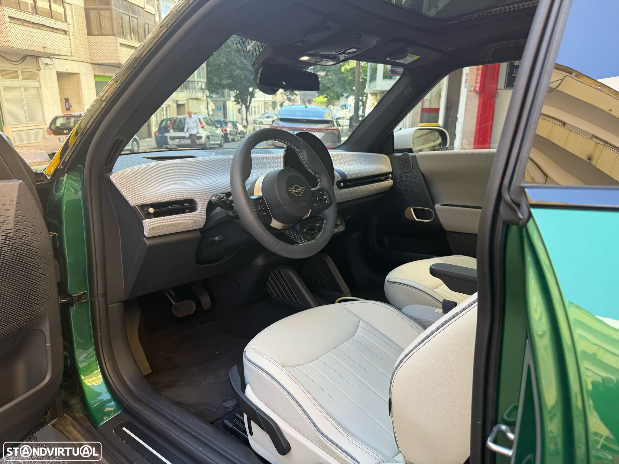 MINI 3 Portas Cooper E Favoured M - 2